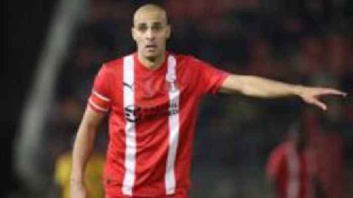 Orient's Pratley retires and takes up coaching role