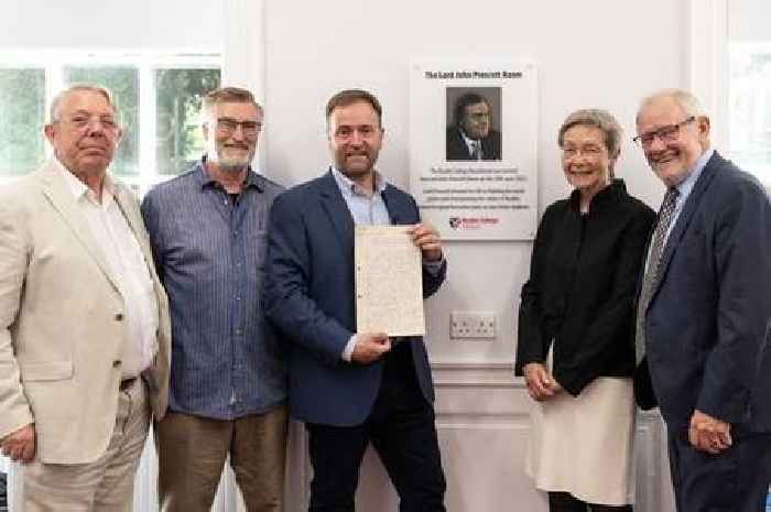 John Prescott honoured by Oxford's Ruskin College with room dedication