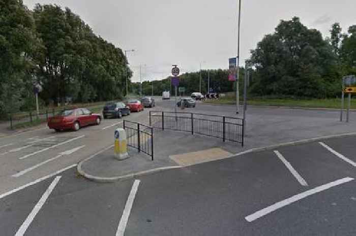 Police shut Great Union Street in Hull to deal with 'incident'
