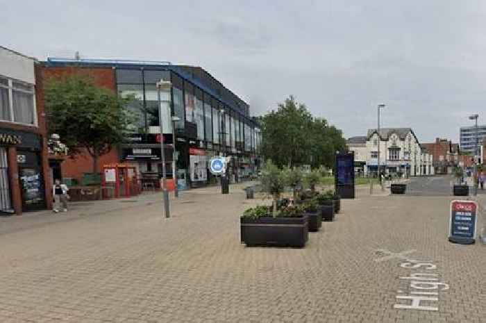 Man seriously injured in 'glass bottle attack' outside Birmingham pub