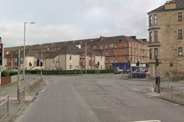 Police lock down Paisley street amid 'ongoing emergency'
