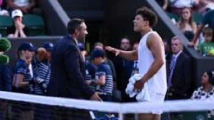 Shelton frustrated as play suspended when serving for match