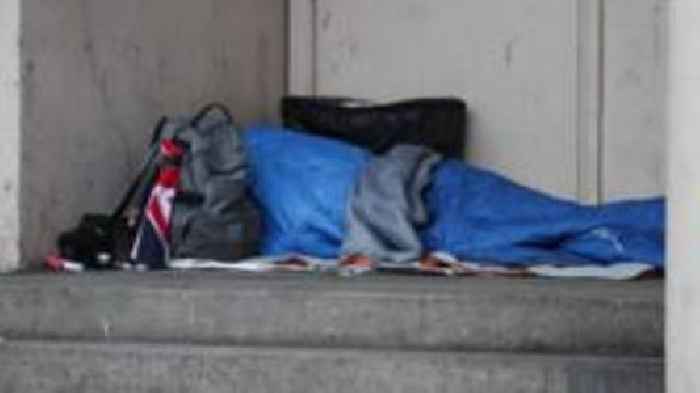 Hundreds of women sleeping rough, census finds