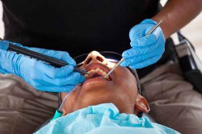 Dentist says sign in mouth is 'warning not to ignore'