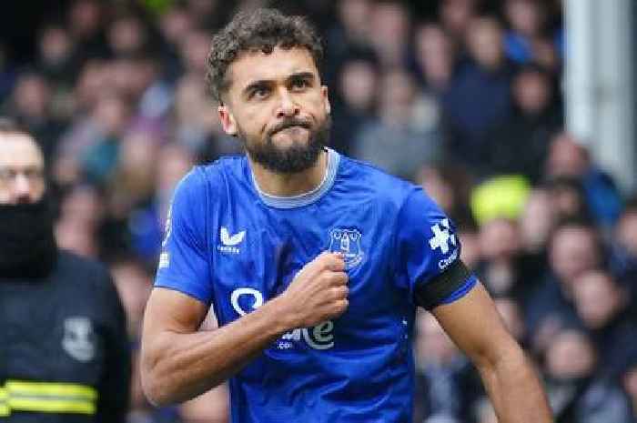 AD FEATURE: Chelsea tipped to complete five transfers amid race for striker