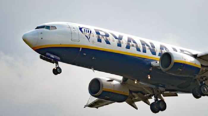 Ryanair urges EU chief to 'quit' over air traffic strike disruption
