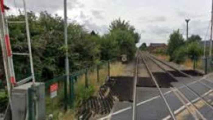 Level crossing closes for rail upgrade works
