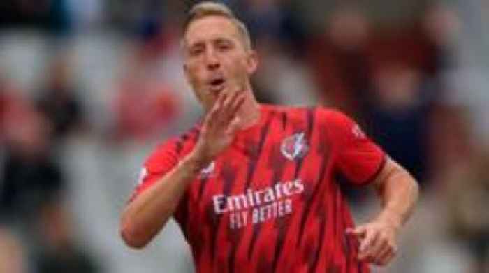 Lancs top Blast group as Wood destroys Derbyshire