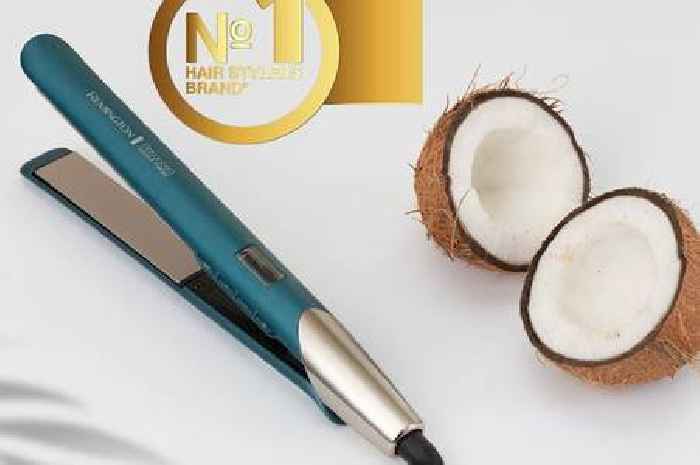'Intelligent' hair straightener that's 'better than ghd' now costs less than £35 in sale