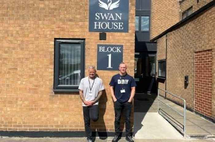 'I don't want anyone to experience it alone', Grimsby duo go from sleeping rough to working to help homeless