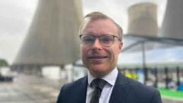 Minister visits turbines for onshore wind push