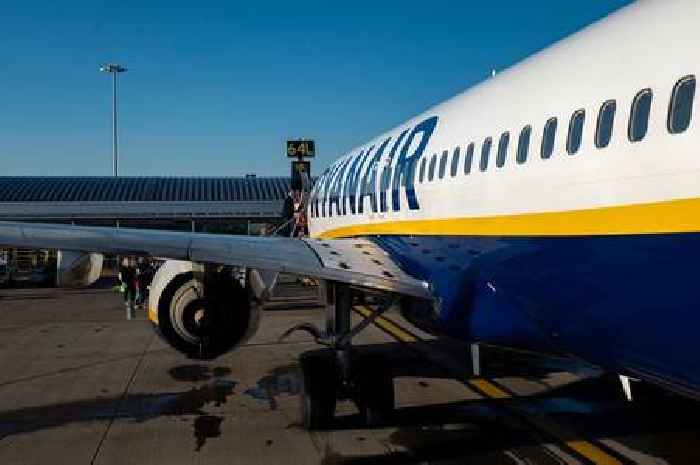 Ryanair passengers moved to tears by man's act of kindness on flight