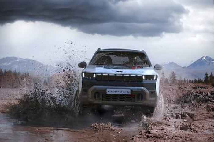 Jeep Compass 4xe Arrives on the Old Continent With Off-Road Chops and Distinctive Cockpit 