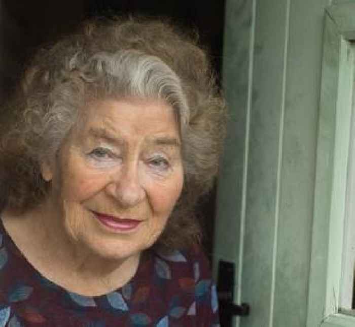 Shirley Collins Celebrates 90th Birthday With “Hares On The Mountain (Fast Version)”
