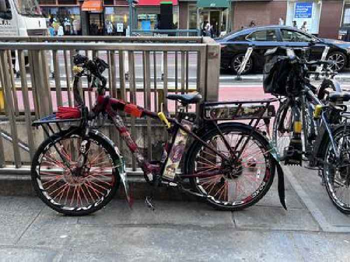 Extra Extra: How NYC deliveristas are customizing their e-bikes