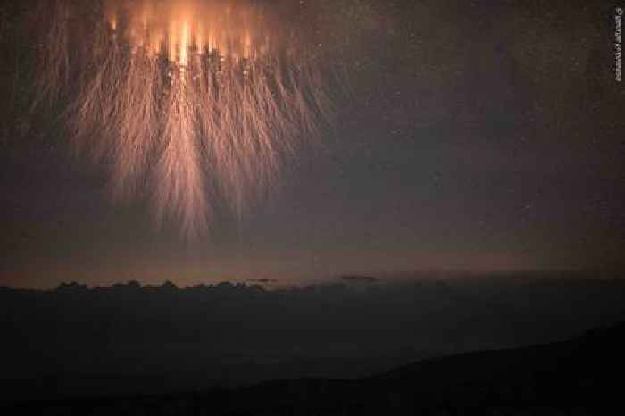 Mysterious red sprite erupts in new astronaut photo
