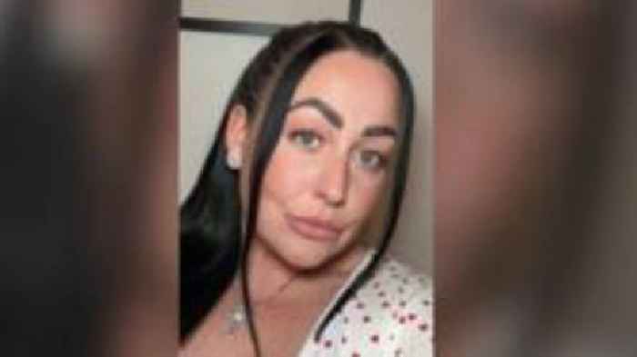 Woman who had skin cancer warns of sunbed danger