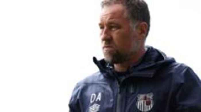 Grimsby boss Artell signs new deal