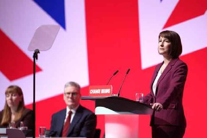 Brits pour scorn on Labour after week from hell