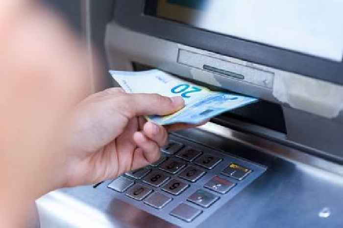 Major bank handing out free £185 payments which arrive in ten days