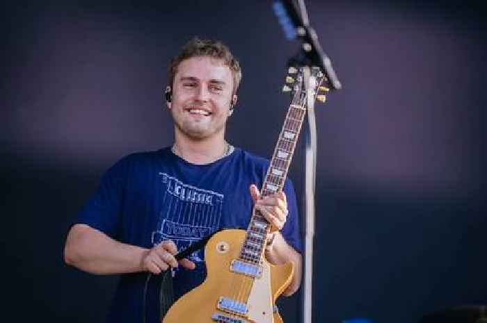 Sam Fender cancels festival gigs as health issues worsen