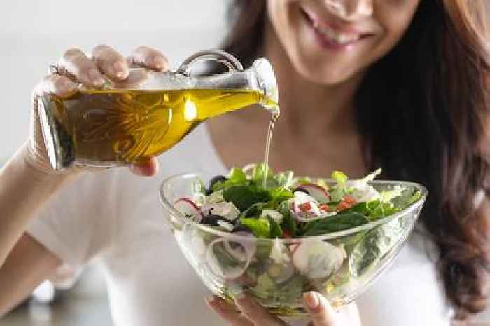 Lecturers say combining two healthy diets slashes dementia risk