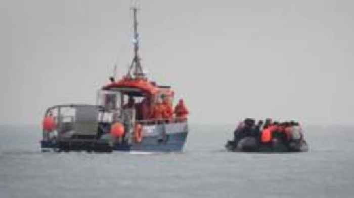 PM making progress with France on small boats, says No 10