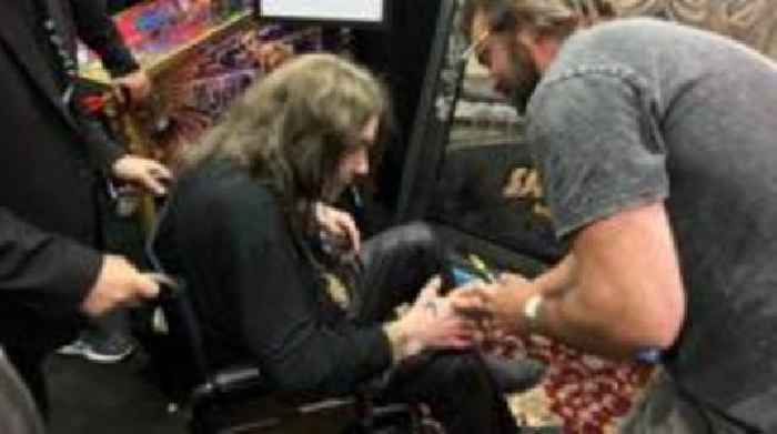 Artist describes 'honour' of meeting Ozzy Osbourne