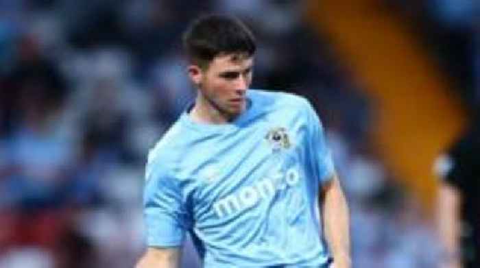 Bristol Rovers sign midfielder Howley after trial