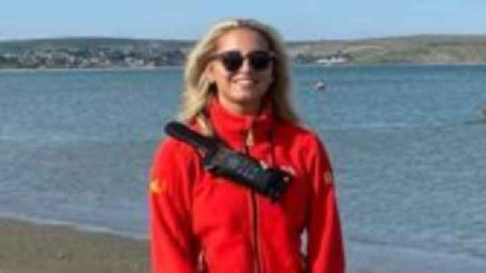 Teen lifeguard's 'quick action' in rescue praised