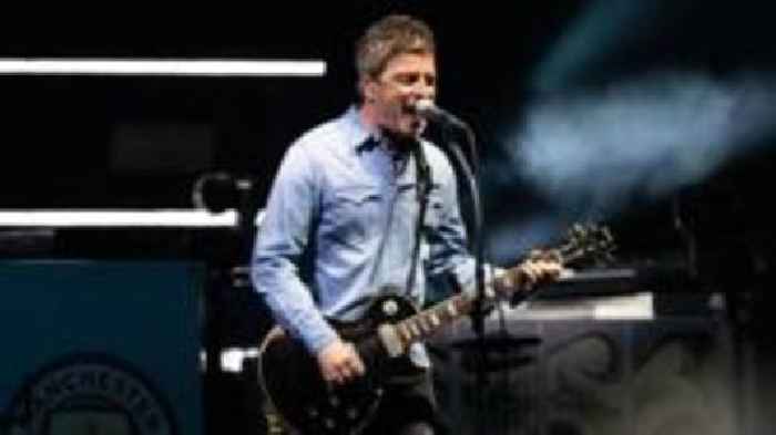 Man arrested after reports of fake Oasis tickets