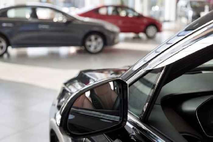 Perfectly park your car in tight spaces by following driving expert's three tips