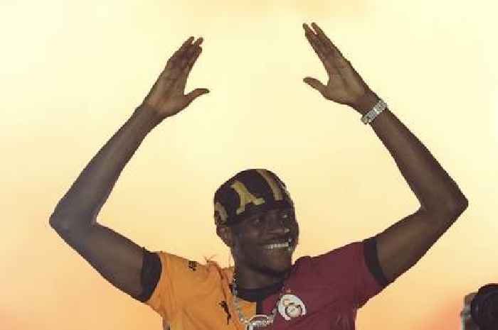 Chelsea can complete £50m transfer this week after double Victor Osimhen update