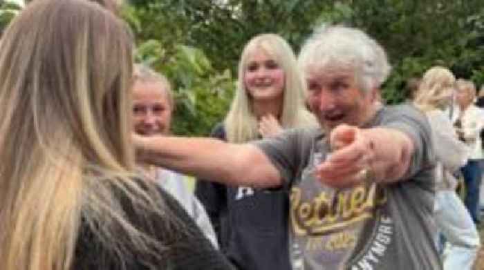 Guard of honour for teacher's last day after 43 years