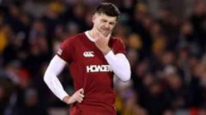 'He's on the bed, singing away' - Farrell relaxed despite Kinghorn knee injury