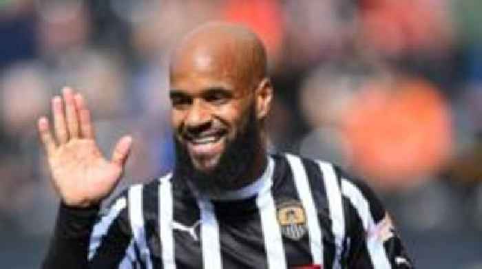 Barnsley sign veteran striker McGoldrick