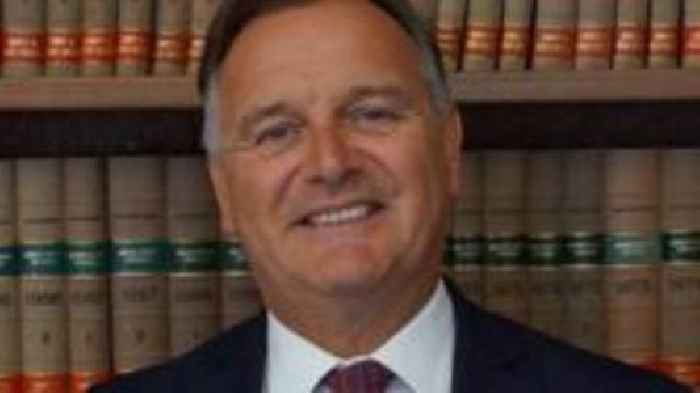 Council leader to answer your questions on radio