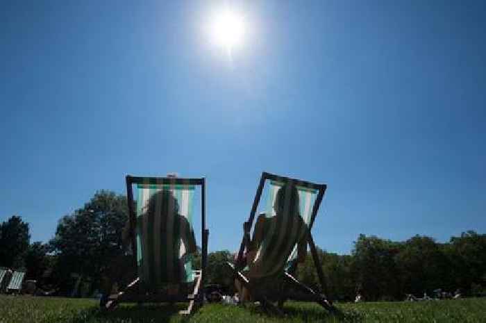 Six-day health alert as temperatures to soar to 32C