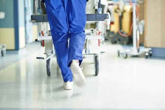 Cardiologist has heart attack but doesn't realise until he notices one unusual symptom