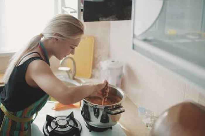 Heart experts reveal low cost lunch option to lower cholesterol without medication