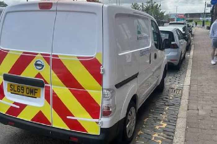 Traffic warden caught parked on double yellow moments after dishing out £50 fine