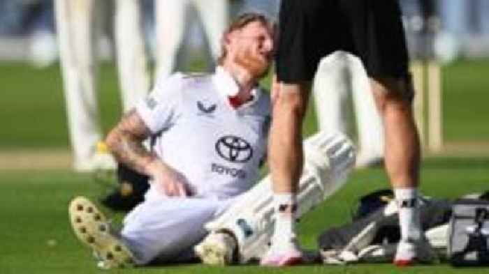 England keep 'fingers crossed' on Stokes injury