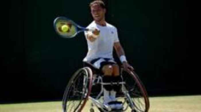 GB's Hewett into semi-finals at Wimbledon