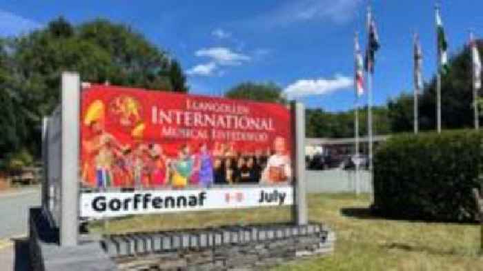Concert cancelled as group of children fall ill