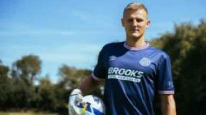 Cambridge sign Grimsby goalkeeper Eastwood