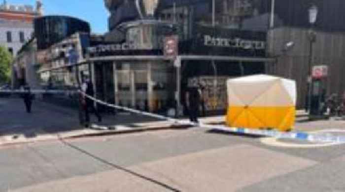 Man fatally stabbed outside Knightsbridge hotel