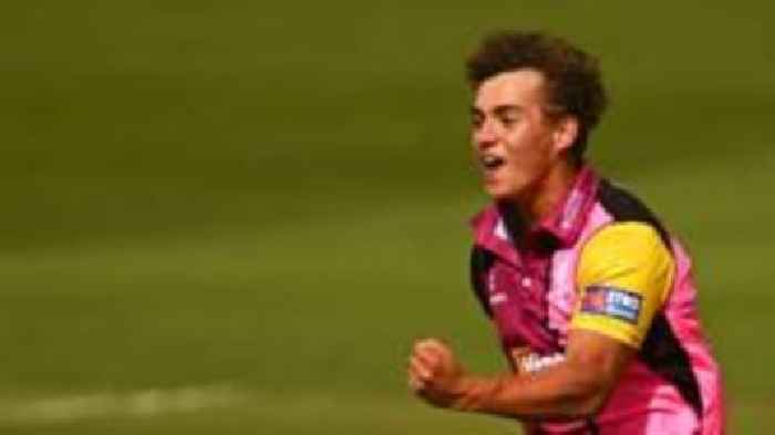 Leicestershire sign Somerset's Thomas on loan