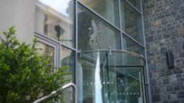 Former prison officer jailed for 10 weeks