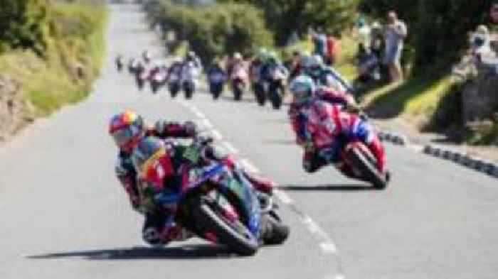 Todd claims third Solo title at Southern 100