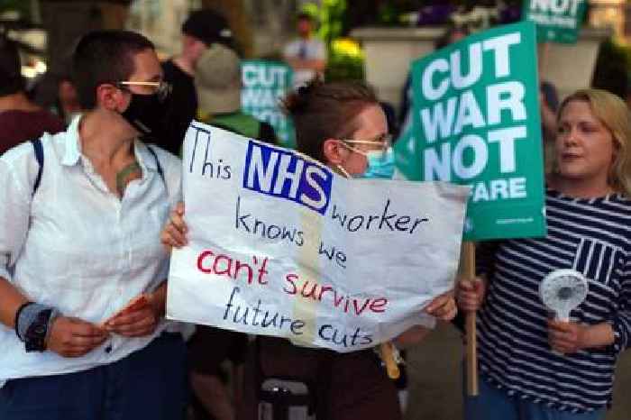Benefits claimants take home more than minimum wage workers
